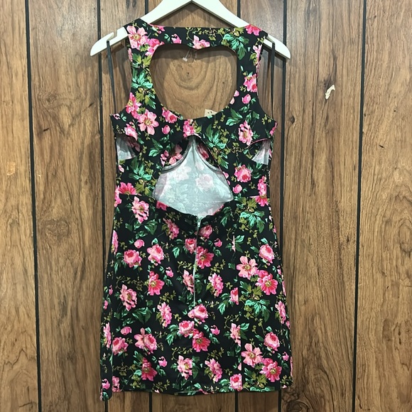 NEW!! PARISIAN FLOWER PRINT OPEN BACK WOMEN SUMMER DRESS SIZE: L NWOT - Picture 3 of 5